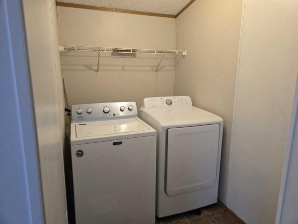 1997 Holly Park MH Mobile Home