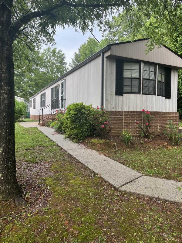 1988 Oakwood Mobile Home