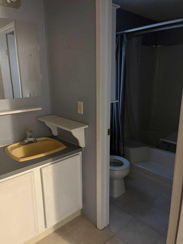 1988 Oakwood Mobile Home