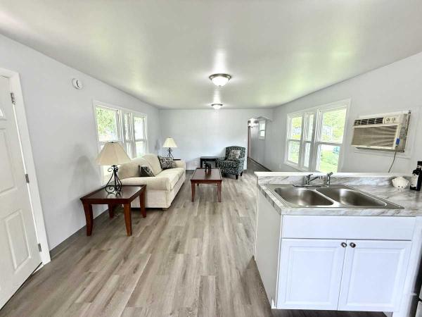 1975 Mobile Home