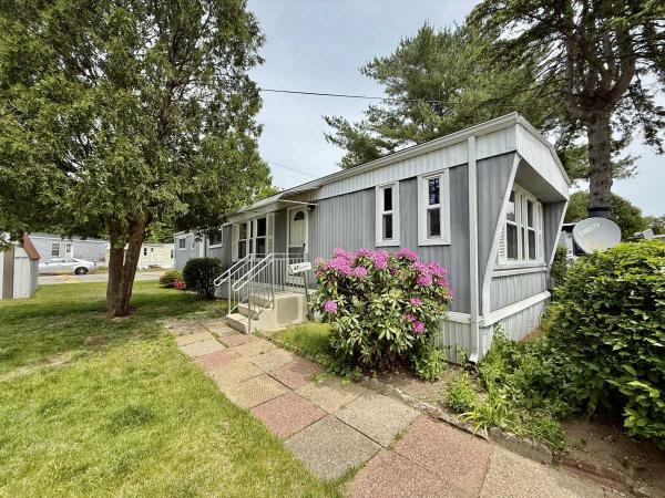 1975 Mobile Home
