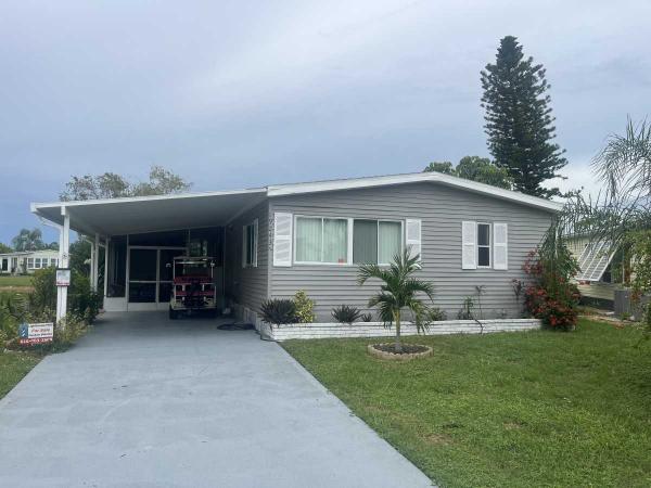Photo 1 of 2 of home located at 19243 Meadowbrook Ct North Fort Myers, FL 33903