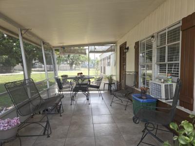Photo 2 of 16 of home located at 2914 Bronco Lane Orlando, FL 32822