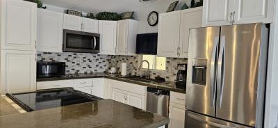 Photo 3 of 14 of home located at 420 Kingslake Drive Debary, FL 32713