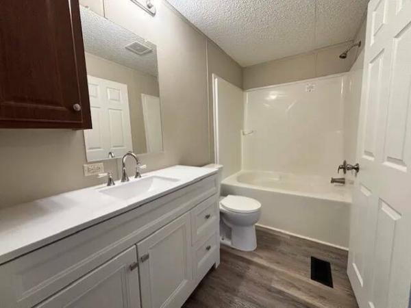 2017 LH168032AF  Home