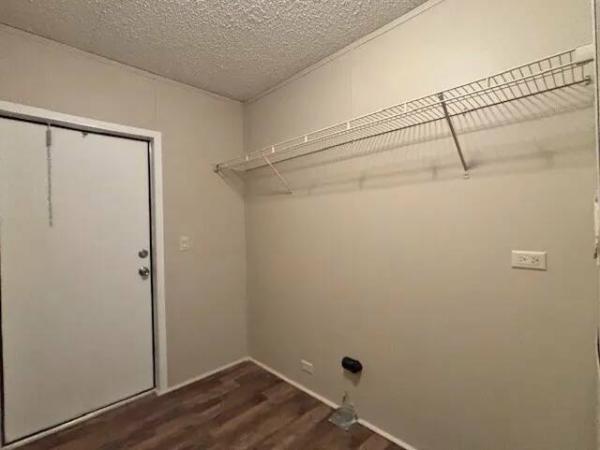 2017 LH168032AF  Home