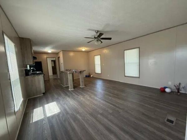 2019 35VAR16663SH19  Home