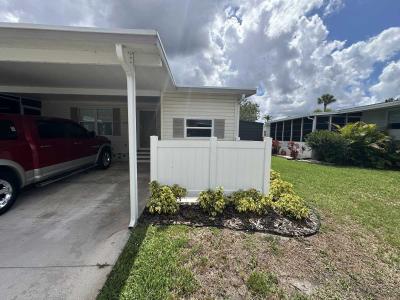 Photo 3 of 19 of home located at 5279 Wellfleet Drive, West Sarasota, FL 34241