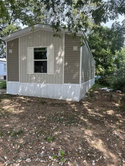 Photo 5 of 9 of home located at 16 English Village Park #124 Nixa, MO 65714