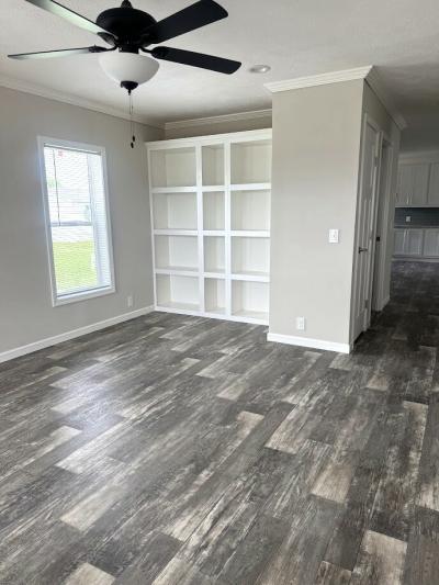 Photo 3 of 19 of home located at 26703 Shiawassee Lane Flat Rock, MI 48134