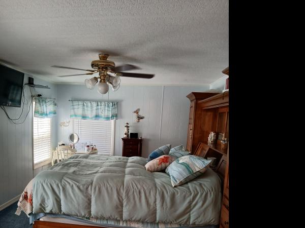 1979 REGA 3R44RL39609AB Mobile Home