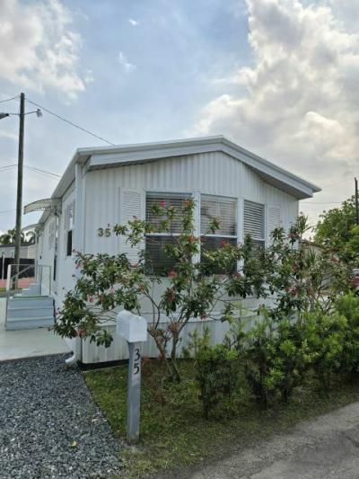 Mobile Home at 17350 SW 232nd St, Lot 35 Miami, FL 33170