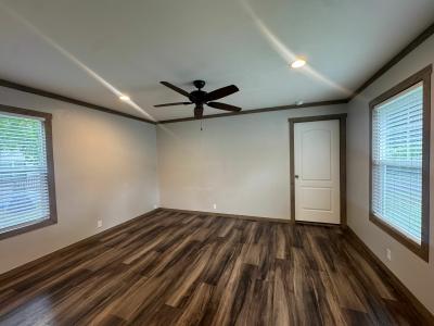 Mobile Home at 1424 Hill Pine Huntsville, TX 77340
