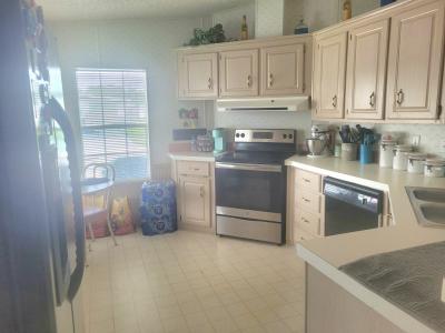 Photo 5 of 20 of home located at 5925 Utopia Dr Zephyrhills, FL 33540