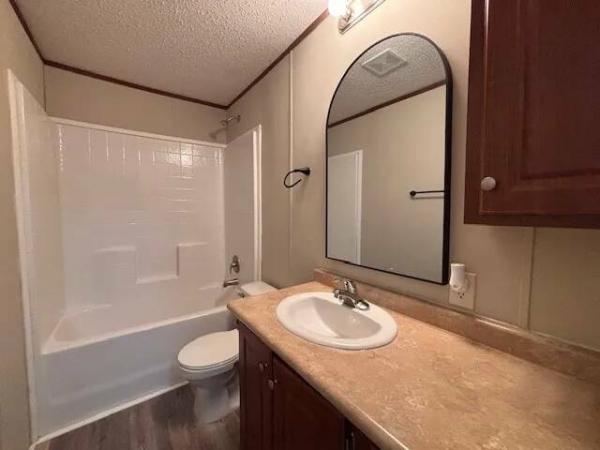 2018 LH168032AF  Home