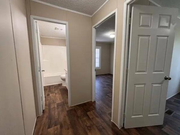 2017 LH168032AF  Home