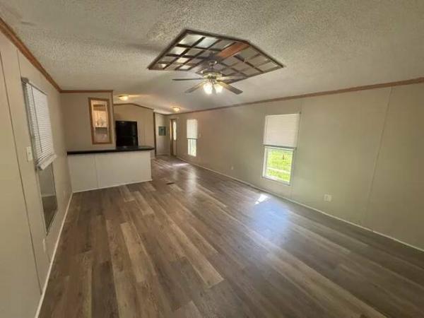 Photo 1 of 2 of home located at 1002 Aberdeen Road Peoria, IL 61615