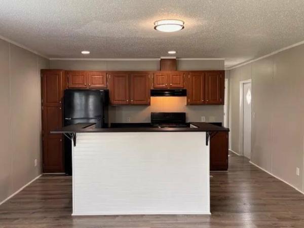 2018 LH168032LF  Home