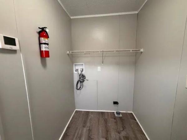 2018 LH168032LF  Home