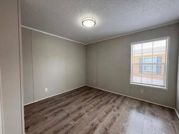 2018 LH168032LF  Home
