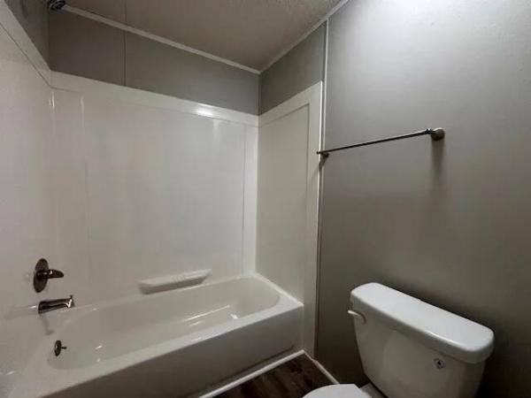 2018 LH168032LF  Home