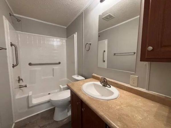 2018 LH168032LF  Home