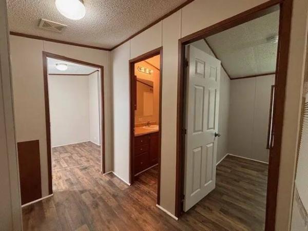 2017 LH167232B  Home