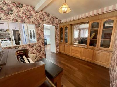 Photo 5 of 28 of home located at 17 Brookshire Drive Reno, NV 89506