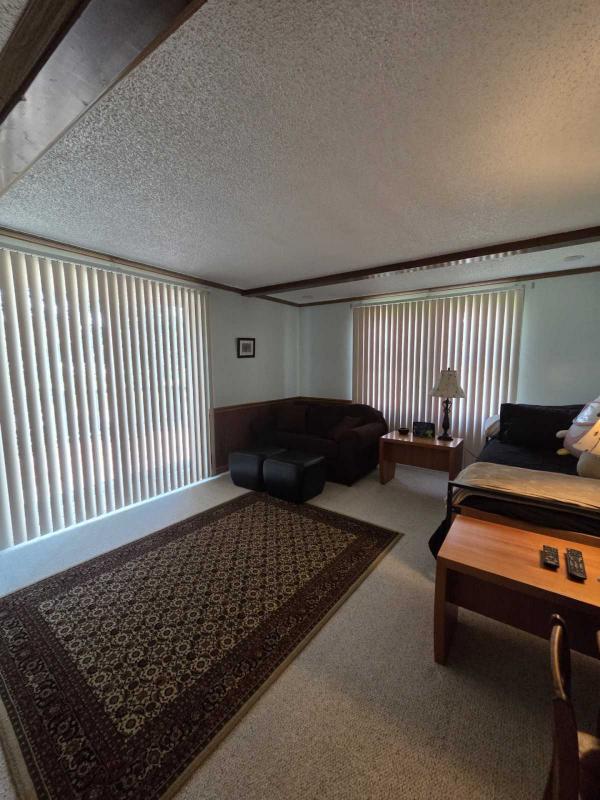 1988 Victorian Manufactured Home