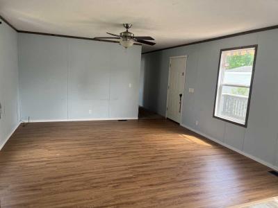 Photo 4 of 14 of home located at 669 Lafferty Rochester Hills, MI 48307