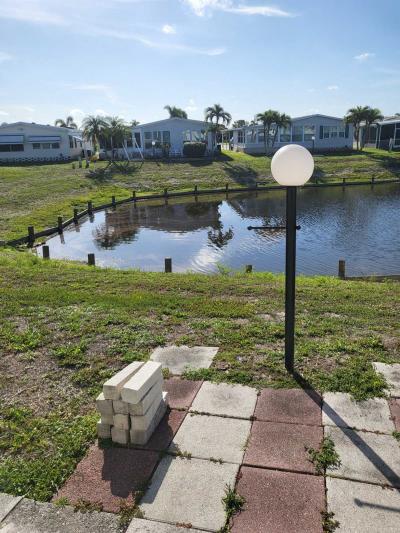 Photo 4 of 31 of home located at 629 Dawn Dr North Fort Myers, FL 33903