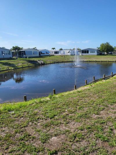 Photo 5 of 31 of home located at 629 Dawn Dr North Fort Myers, FL 33903
