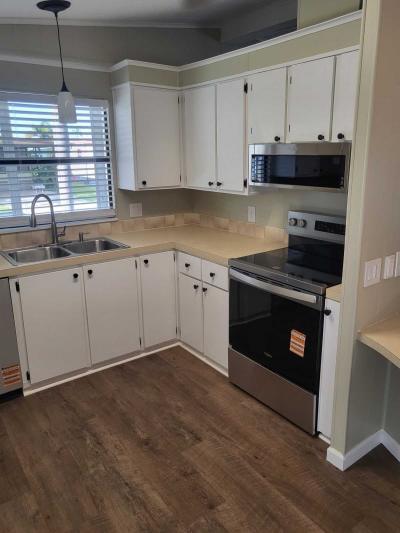Photo 5 of 19 of home located at 74 Sunrise Ave North Fort Myers, FL 33903