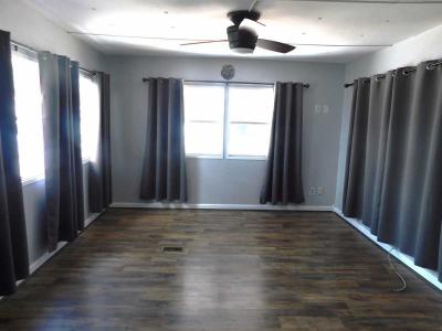 Photo 3 of 17 of home located at 6404 Waikiki Drive, Lot 256 Bradenton, FL 34207