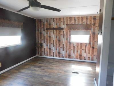 Photo 4 of 17 of home located at 6404 Waikiki Drive, Lot 256 Bradenton, FL 34207