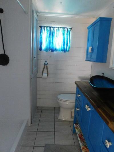 Photo 5 of 17 of home located at 6404 Waikiki Drive, Lot 256 Bradenton, FL 34207