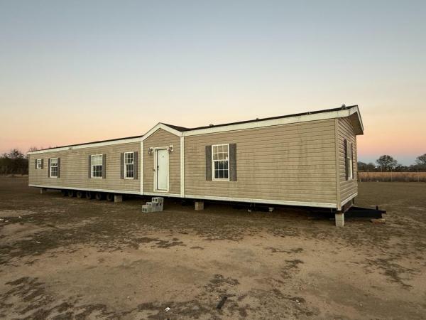 Photo 1 of 2 of home located at Tri-State Home Sales Llc 15475 Us Highway 431 N Headland, AL 36345