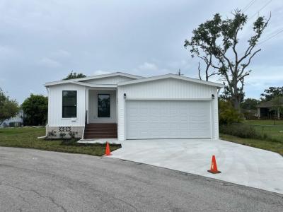 Photo 2 of 20 of home located at 201 Rotterdam Avenue Ellenton, FL 34222