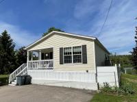 2002 Burlington 24x40 Mobile Home