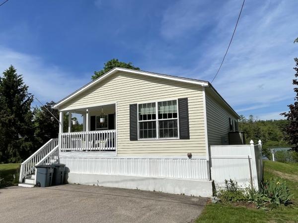 2002 Burlington 24x40 Mobile Home