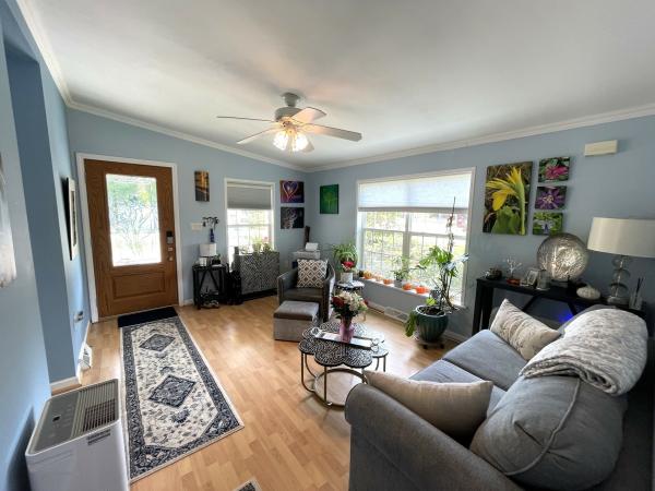 2002 Burlington 24x40 Mobile Home