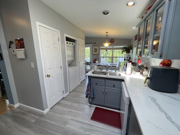 2002 Burlington 24x40 Mobile Home