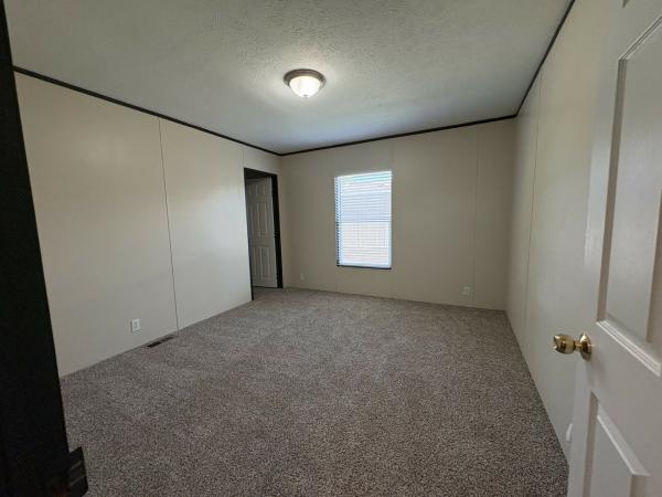 2015 Clayton 38SUN2852BH15 Mobile Home