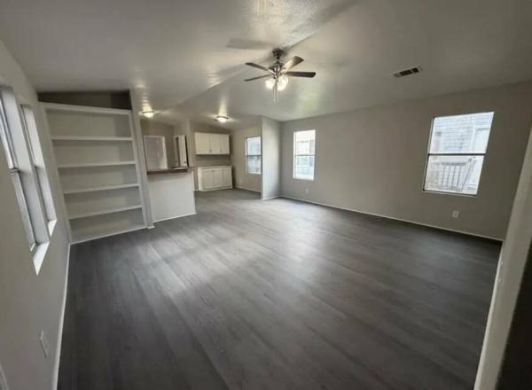 Photo 1 of 2 of home located at 1100 Fox Meadow Dr. #86 Alvin, TX 77511