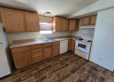 Mobile Home at 1001 E Macarthur Rd, Lot 11 Wichita, KS 67216