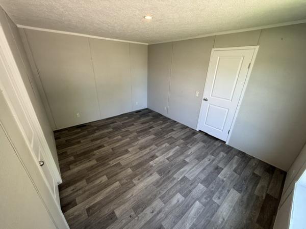 2022 Champion RFN1670905 Mobile Home