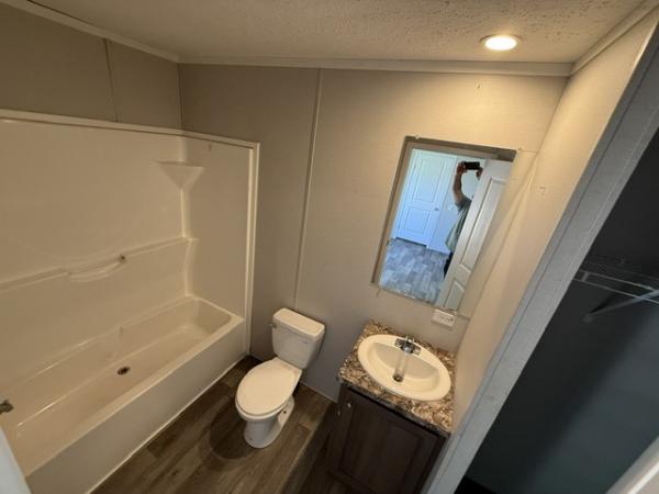 2022 Champion RFN1670905 Mobile Home