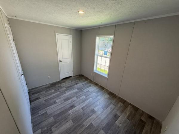 2022 Champion RFN1670905 Mobile Home