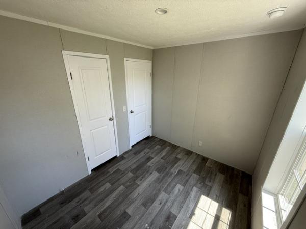 2022 Champion RFN1670905 Mobile Home