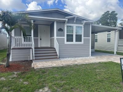 Photo 2 of 25 of home located at 9134 Berkshire Lane Tampa, FL 33635